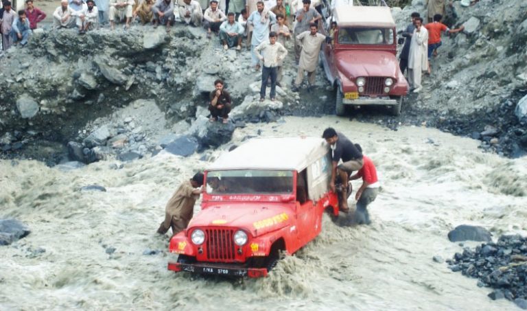 <strong>Auto Industry of Pakistan helping flood relief funds</strong>
